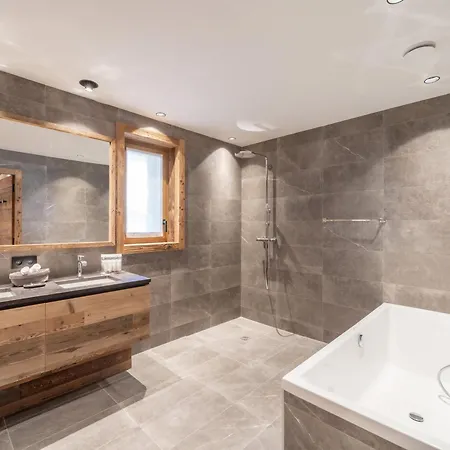 Familial Avec Et Sauna A Courchevel, Proche De La Telecabine Et Des Commodites. - Fr-1-568-36 * Courchevel