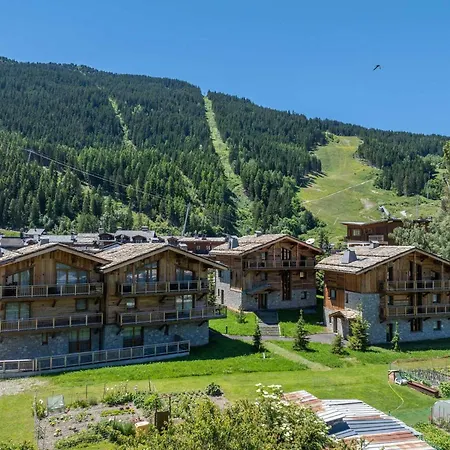 Chalet Familial Avec Et Sauna A Courchevel, Proche De La Telecabine Et Des Commodites. - Fr-1-568-36 *